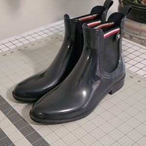 Tommy Hilfiger Signature Chelsea Rain Booties
​